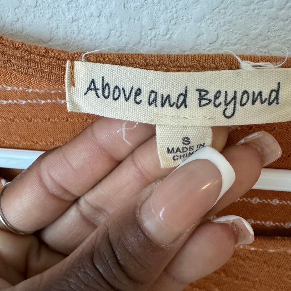 Above and Beyond Womens Terracotta Striped Boat Neck Top with Shoulder Buttons S - Picture 3 of 3